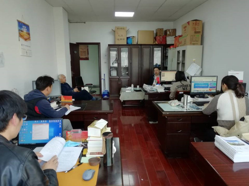 李虎书记参加船体教研室教研活动