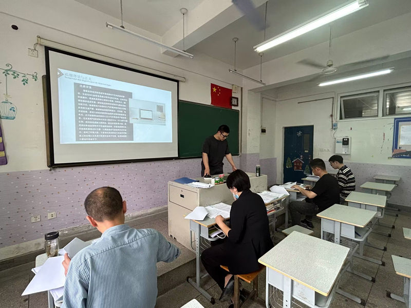 驾机教研室组织2023届毕业生毕业论文答辩会