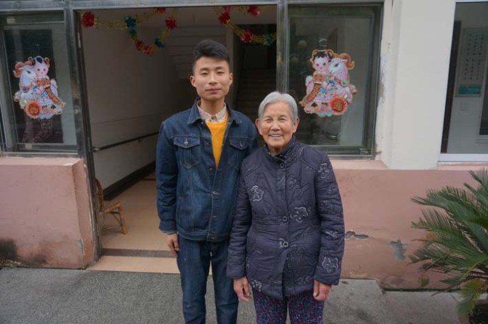 树敬老之风,促社会文明