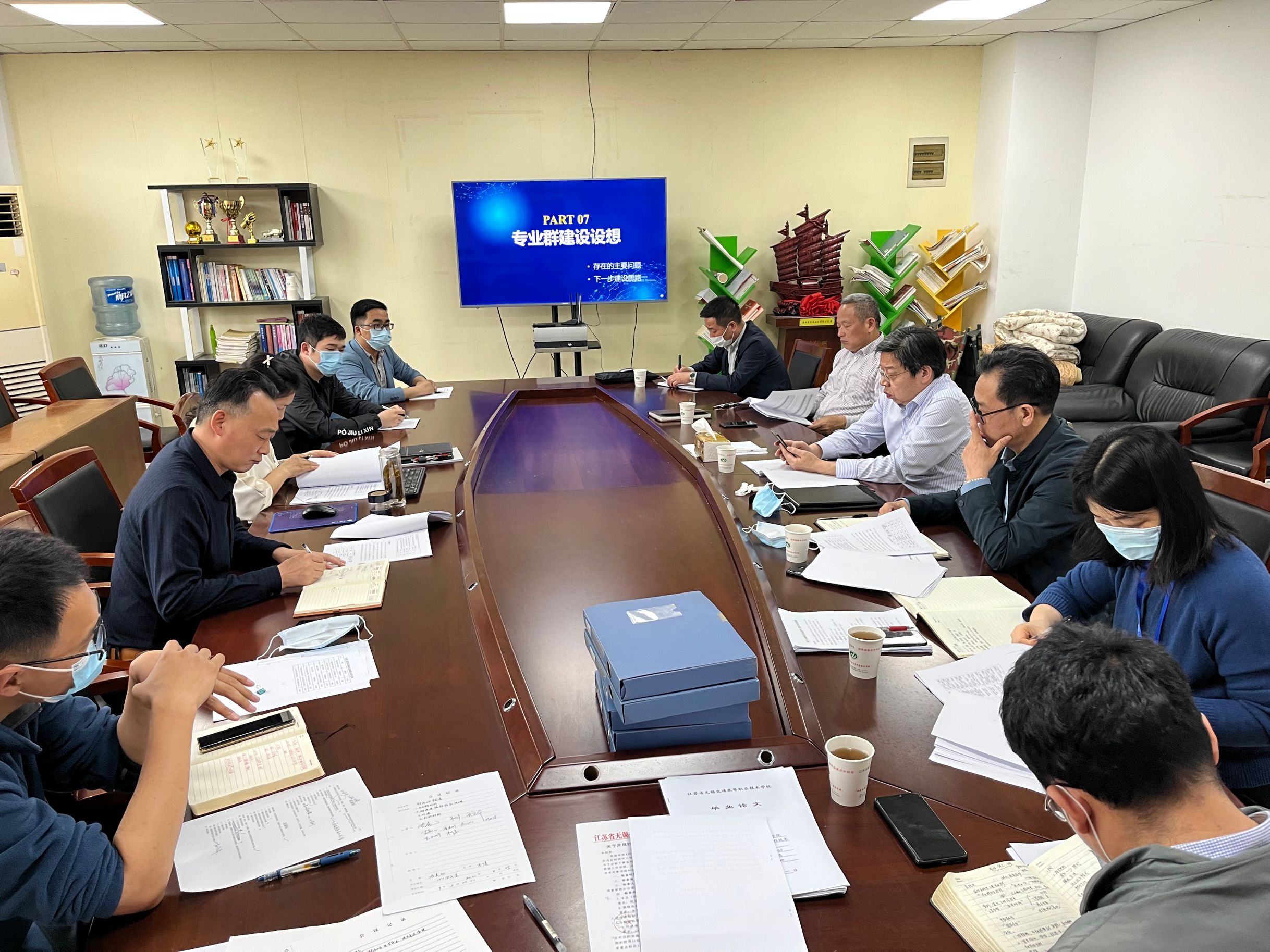 校领导李虎一行到交通工程学院检查迎评准备工作