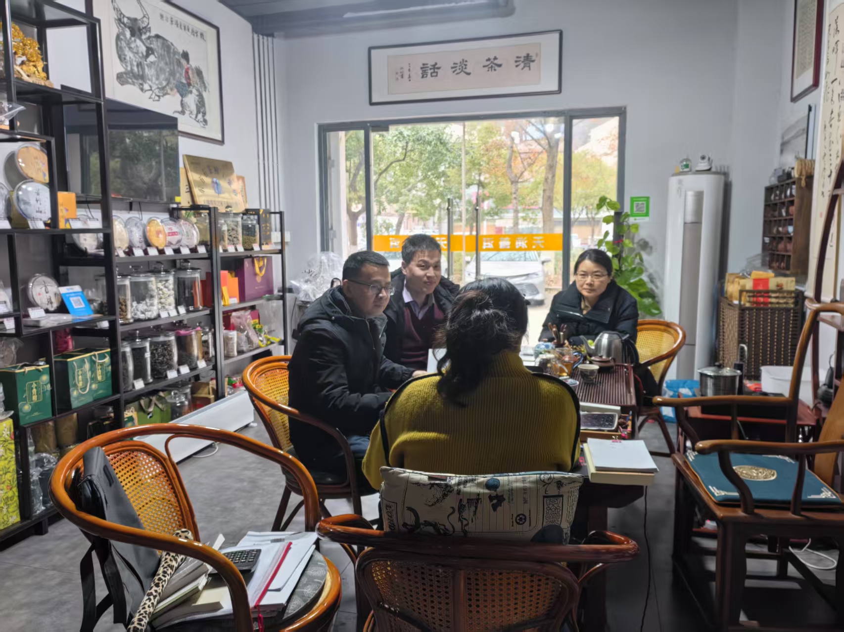 横向科研项目《高速公路改扩建老桥维修加固同步顶升关键技术研究》课题组召开项目进展研讨会