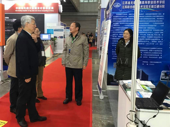 开云手机客户端新能源汽车维修技术研究中心参加 “2017 中国(南京)道路交通信息化论坛 暨智慧交通产品技术博览会”