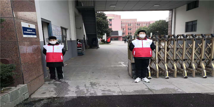 我校青年志愿者为开云手机客户端2021届毕业生双选会增色添彩