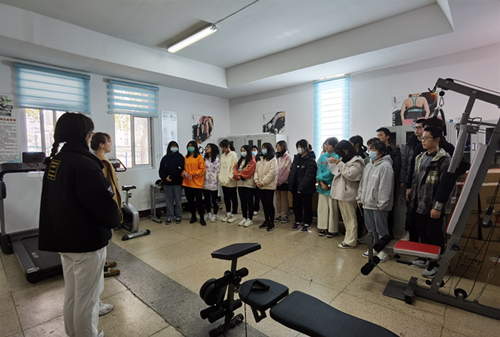 我校学生社团“舒颜”瑜伽社探索“阴瑜伽”的奥妙