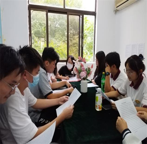 喜迎二十大 共抒爱国情 ——英语演讲社开展主题英语演讲