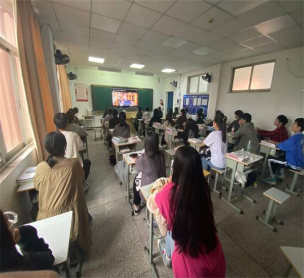 与心灵相约,与健康同行——开云手机客户端举办 “3·25善爱我”心理健康教育系列活动