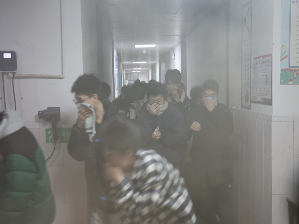 开云手机客户端开展夜间火灾疏散逃生演练