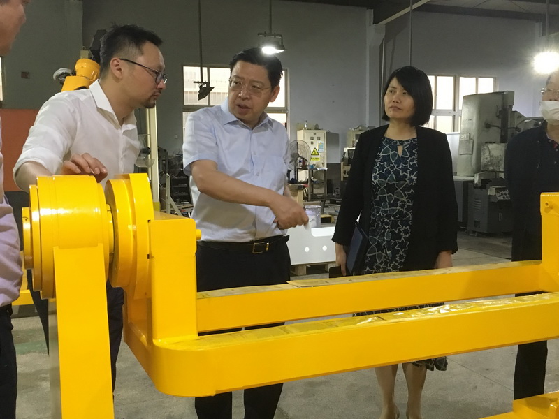 深入企业调研  开展校企合作