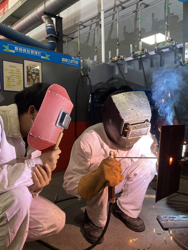 船舶工程学院成功举办开云手机客户端焊接技能竞赛