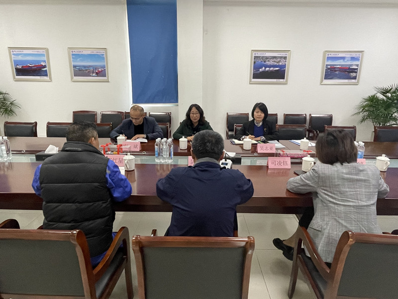 校党委副书记、五级职员朱雨兰赴太仓