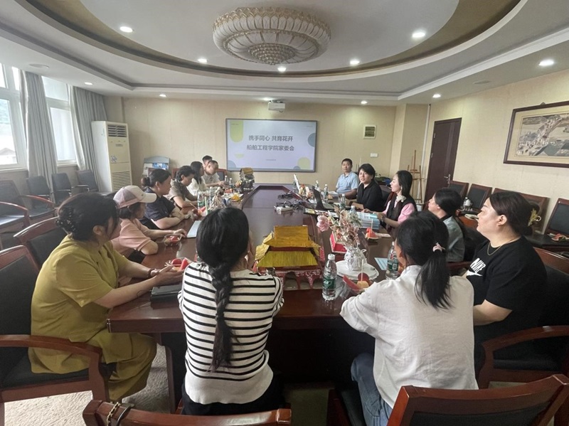 携手同心 共育花开