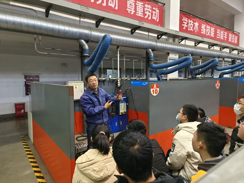 【公开课教研活动】张瑜老师讲焊接的操作