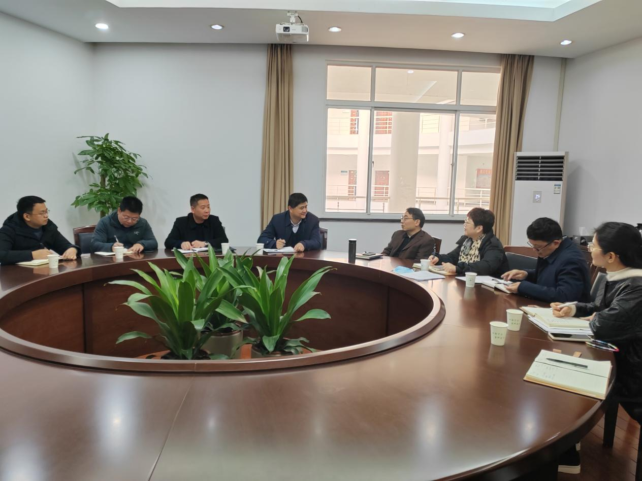 开云手机客户端赴无锡科技职业学院调研交流